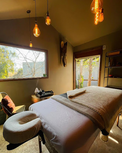 Spa Inguz Natural Studio, La Puente
